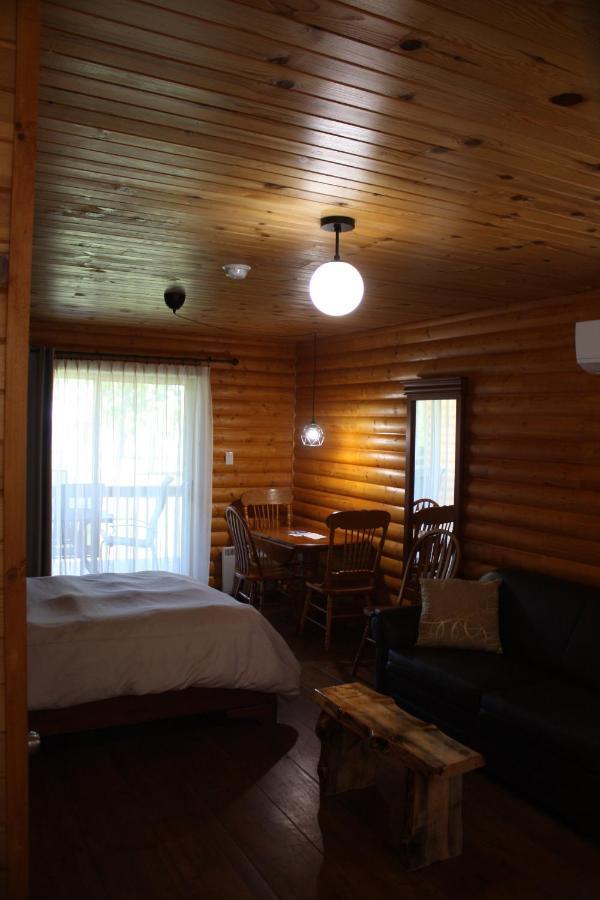 Chalets Et Spa Lac Saint-Jean Chambord Eksteriør billede